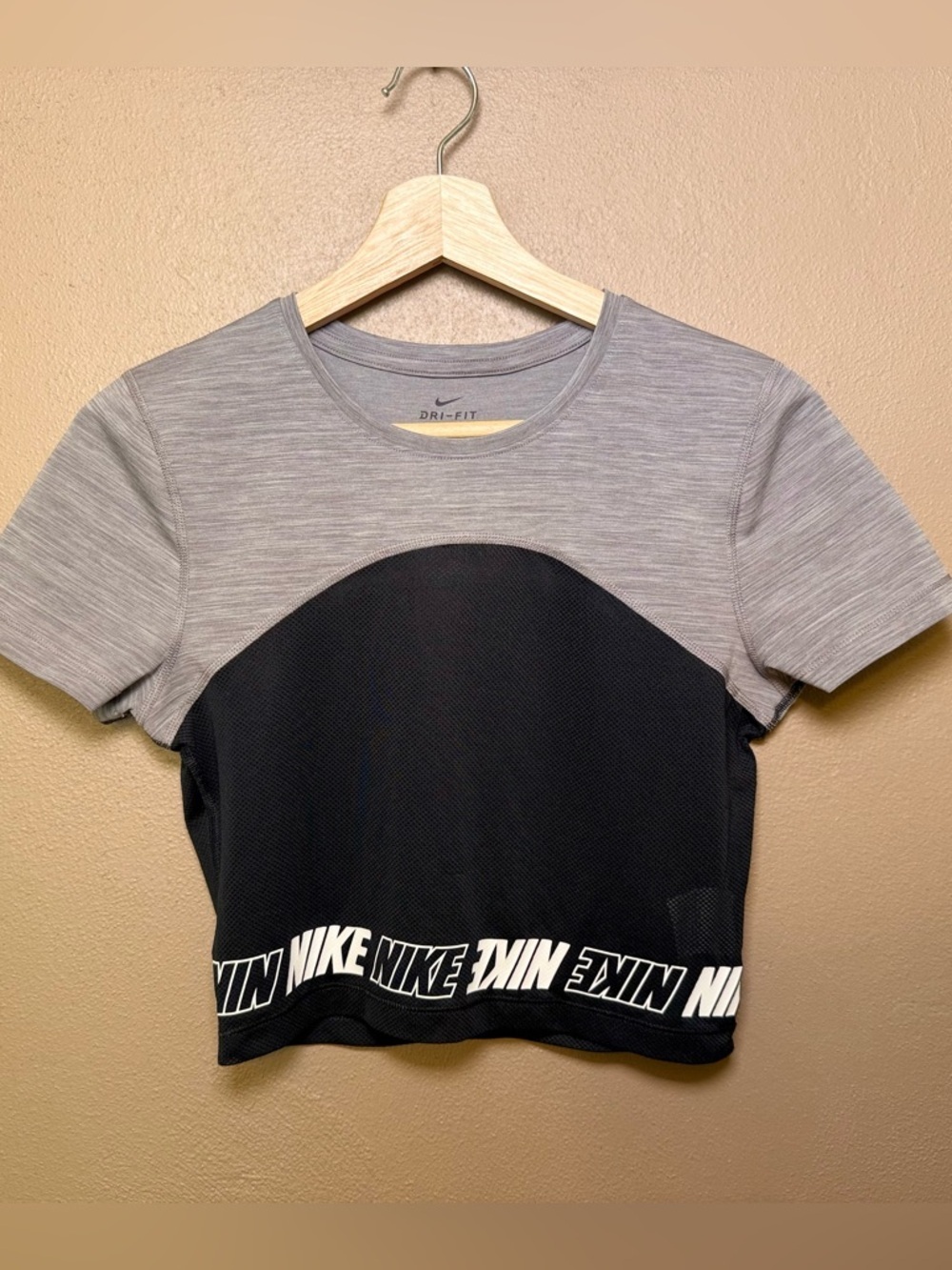 Nike Women's Pro Short Sleeve Crop Top - Gunsmoke/Heather Size Small - Picture 5 of 15